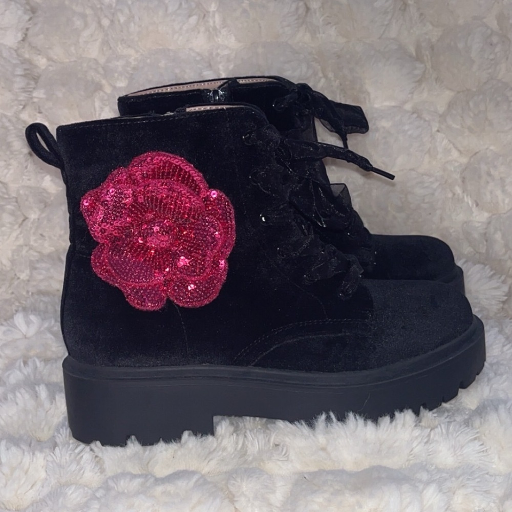 Girls Betsy Johnson Black Velvet Ankle Boots with Pink Sequin Flower💕